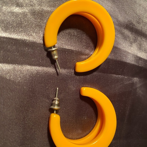 Orange Earrings - Picture 2 of 2